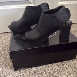 Women’s black chunky heels