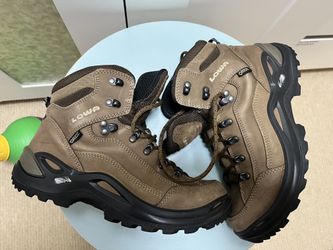 Lowa Renegade Women’s Hiking Boots ( Size 7.5)