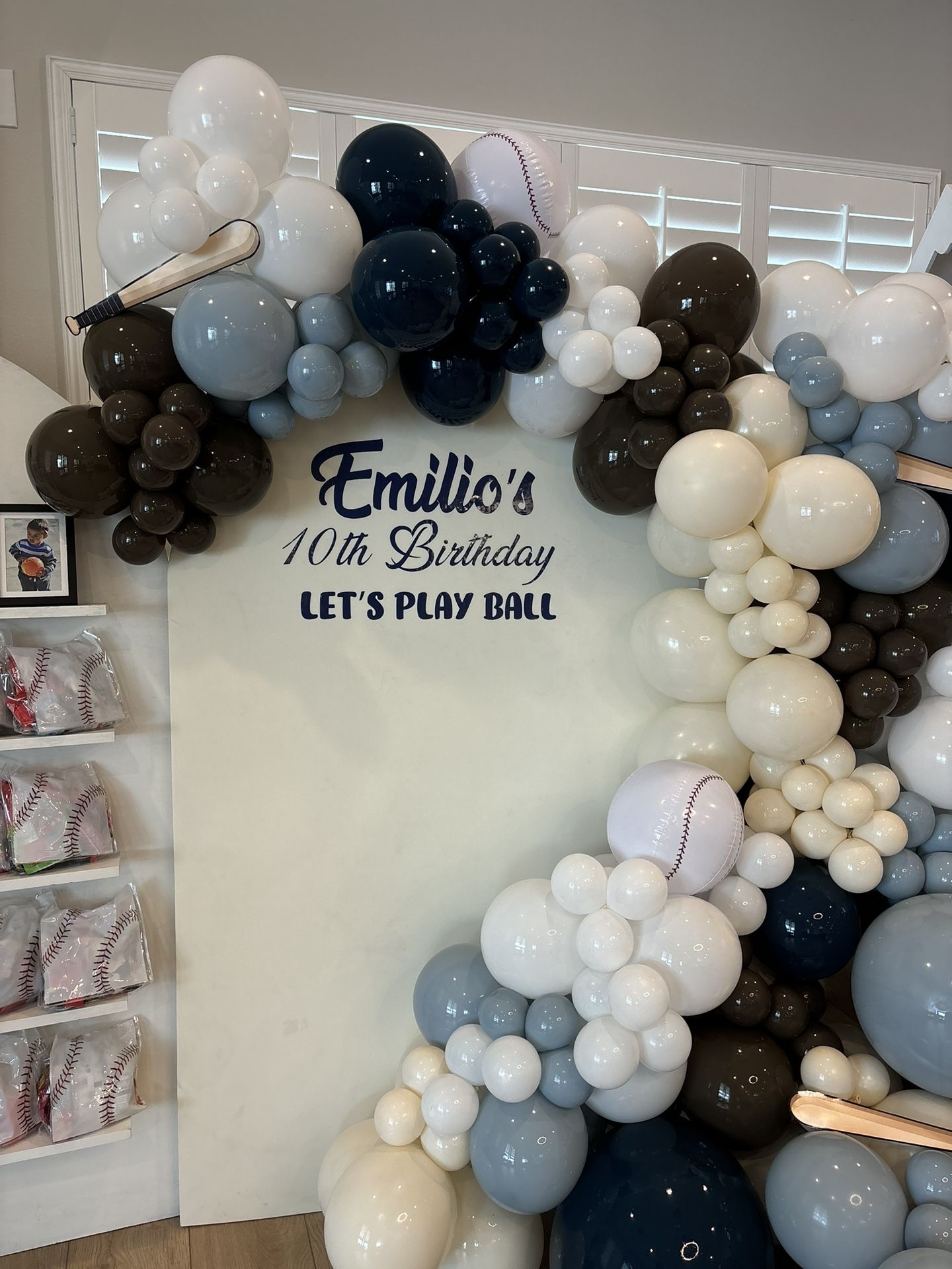 Backdrop Baseball Balloon