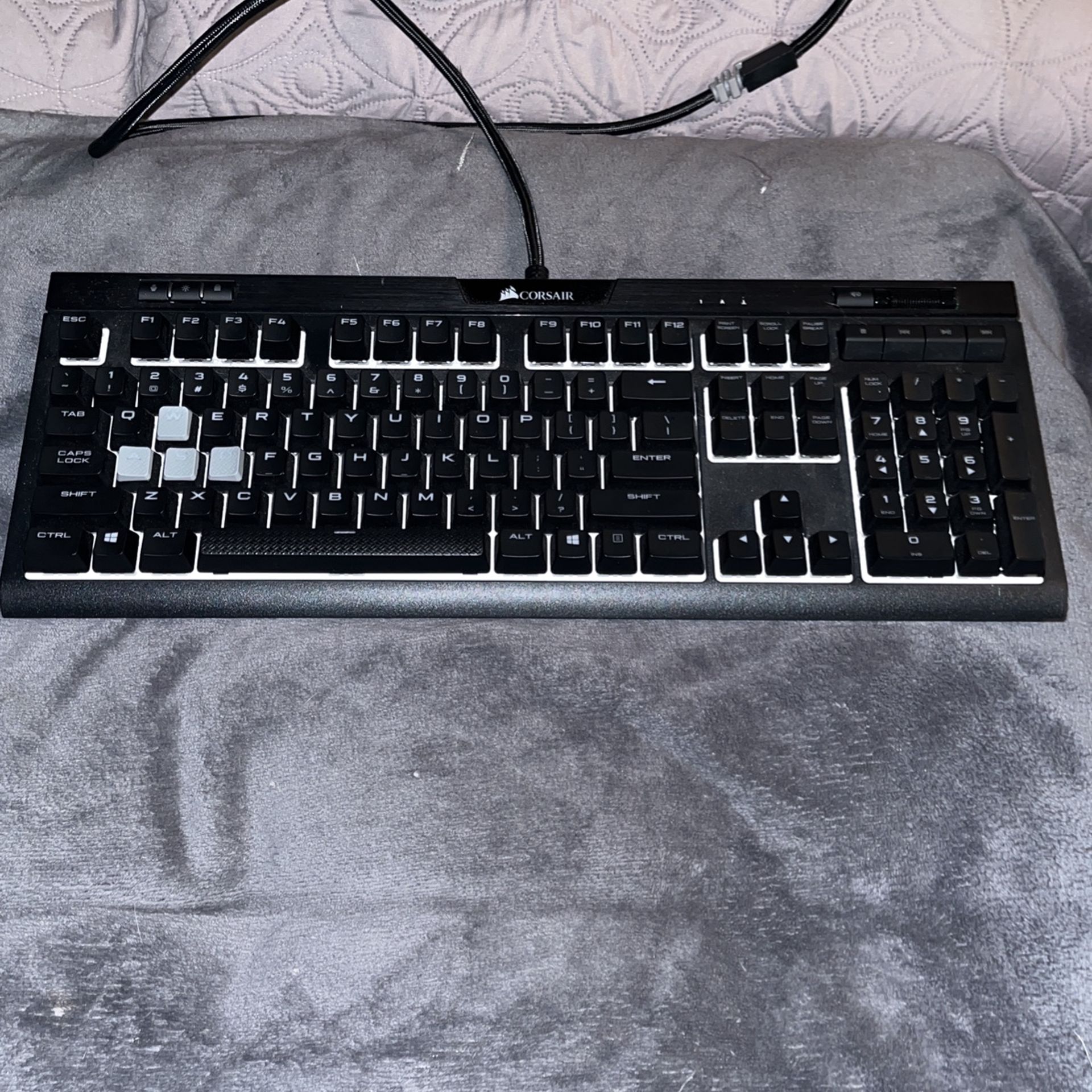 CORSAIR GAMING KEYBOARD