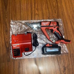 (1)Milwaukee M18 18-Volt Lithium-Ion Cordless 18-Gauge Double Cut Metal Shear (2635-20) (1) 6.0AH High Output Battery (48-11-1865) (1)M12/M18