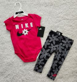12M 2pc Nike Daisy Yoga Outfit $20