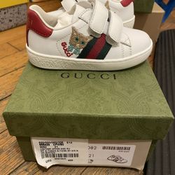 Gucci Baby shoe Sz 21/ 5.5c