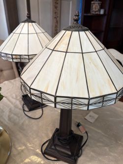 Tiffany Style Stained Glass Lamp