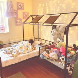 Twin Playbed With Seating Area 