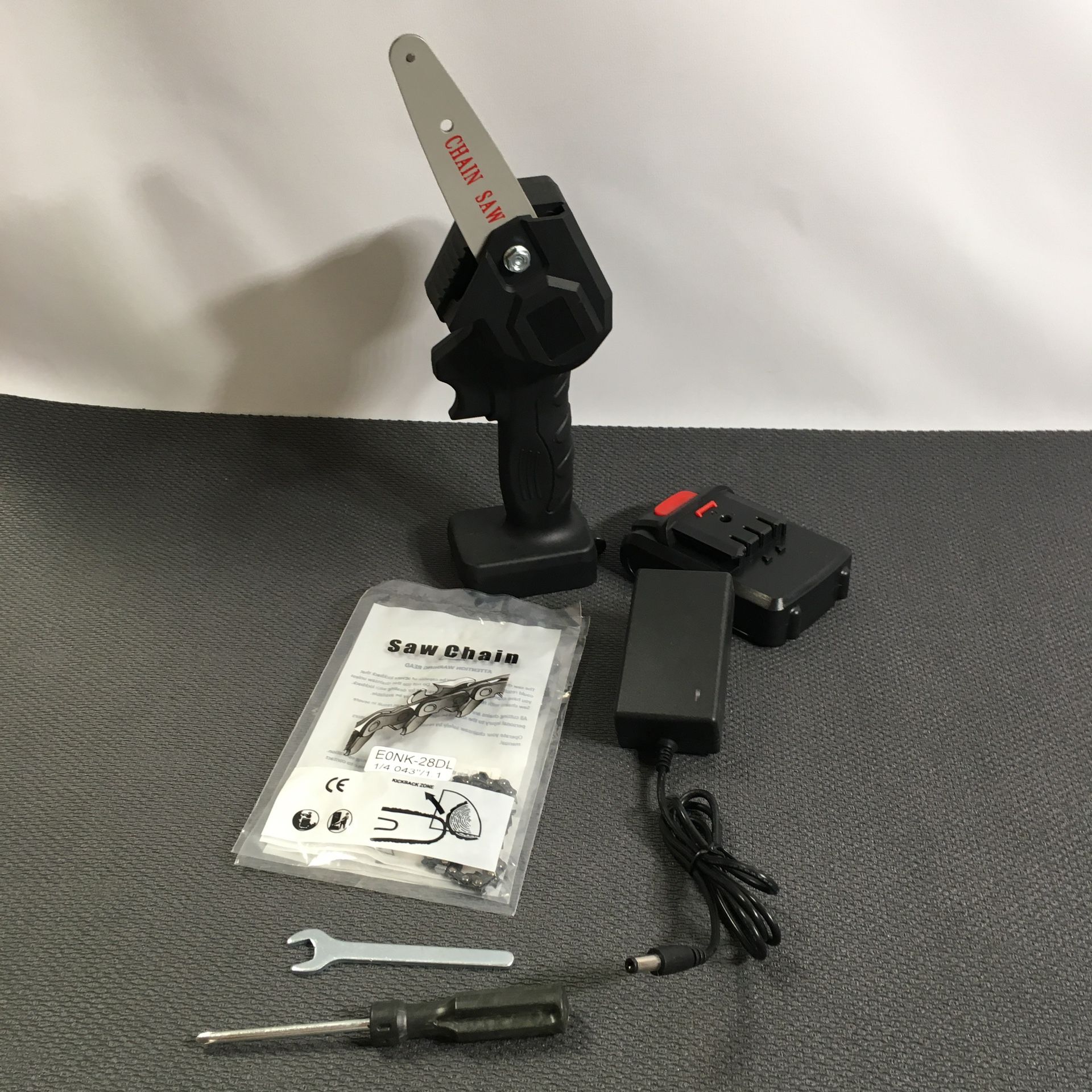 Mini 4-Inch 24v Cordless Electric Protable Chainsaw