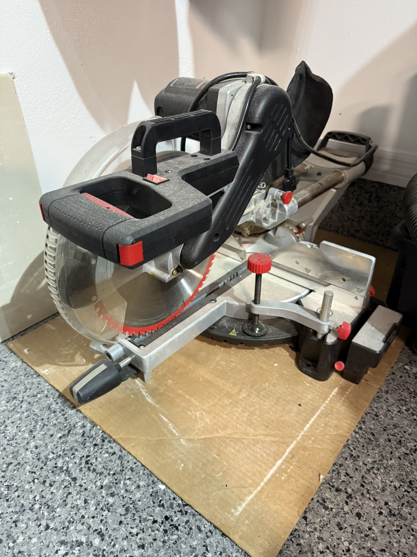 Dual Bevel Miter Saw