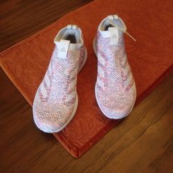 Rapidarun Laceless Adidas Tennis Shoes 9/10