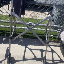 Andadera para discapacitados y más