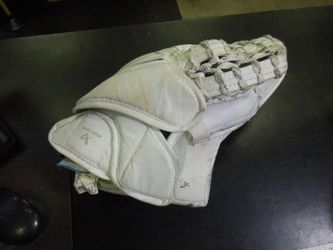 Used Bauer S23 GSX Jr. Left Hand Catch Glove