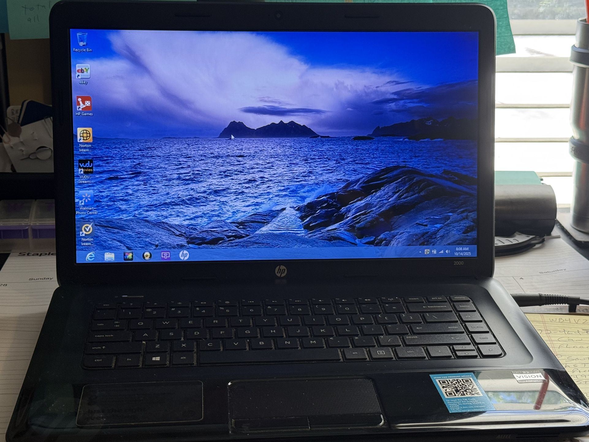 HP 2000 Win8 15.5” Laptop - EXCELLENT CONDITION
