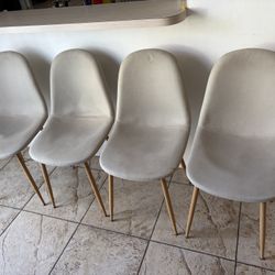 Sillas de comedor (cuatro) excelente estado 