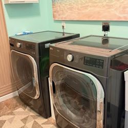 LG THIN Q Washer/Dryer Set