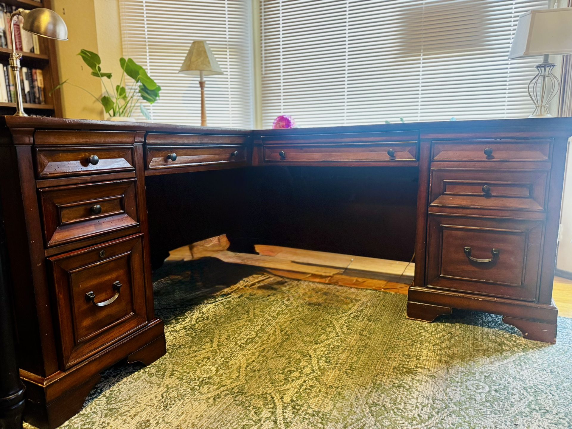 Spacious Real Wood L-Desk – Home Office / Gaming