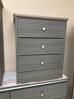 Nuevo Nightstand 3 Drawers