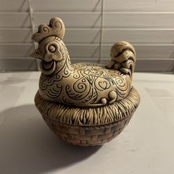 Vintage Hen On A Nest – Ceramic