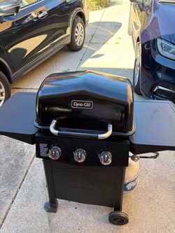 Dyna-Glo 3 burner grill