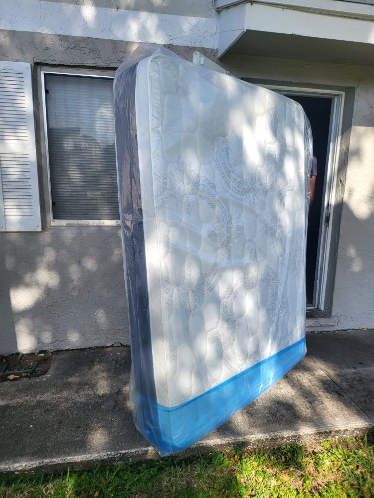 NEW QUEEN PILLOW TOP MATTRESS/ DELIVER AVAILABLE NOW/ HABLAMOS ESPAÑOL/ ENTREGA INMEDIATA