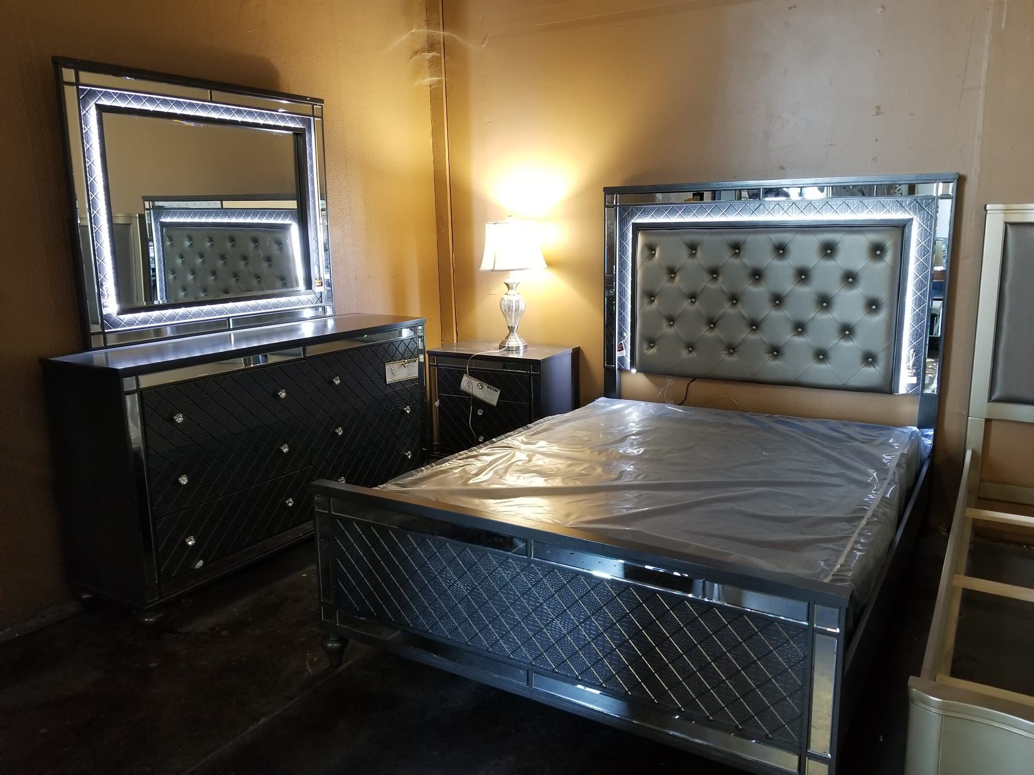 Highend LED Lighting queen bedroom set