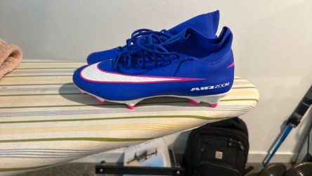 Soccer ⚽️ Cleats (Size 7)