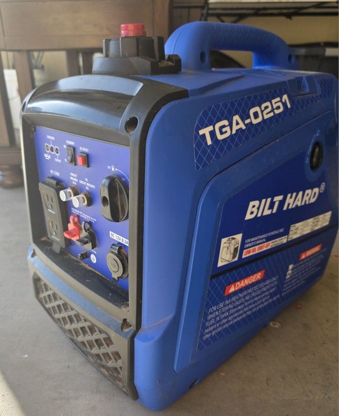 2500 WATT GAS GENERATOR - VERY QUIET - LIKE NEW