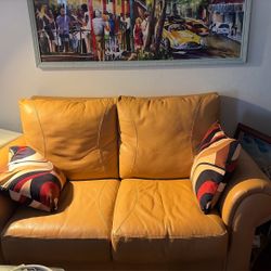 Love Couch Very New,,,