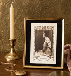 🌿 Gorgeous authentic antique 1920’s actress card framed