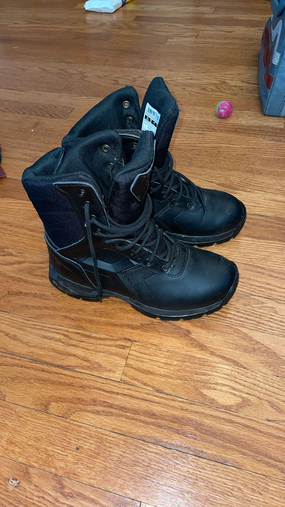 Men’s size 8 black leather boots