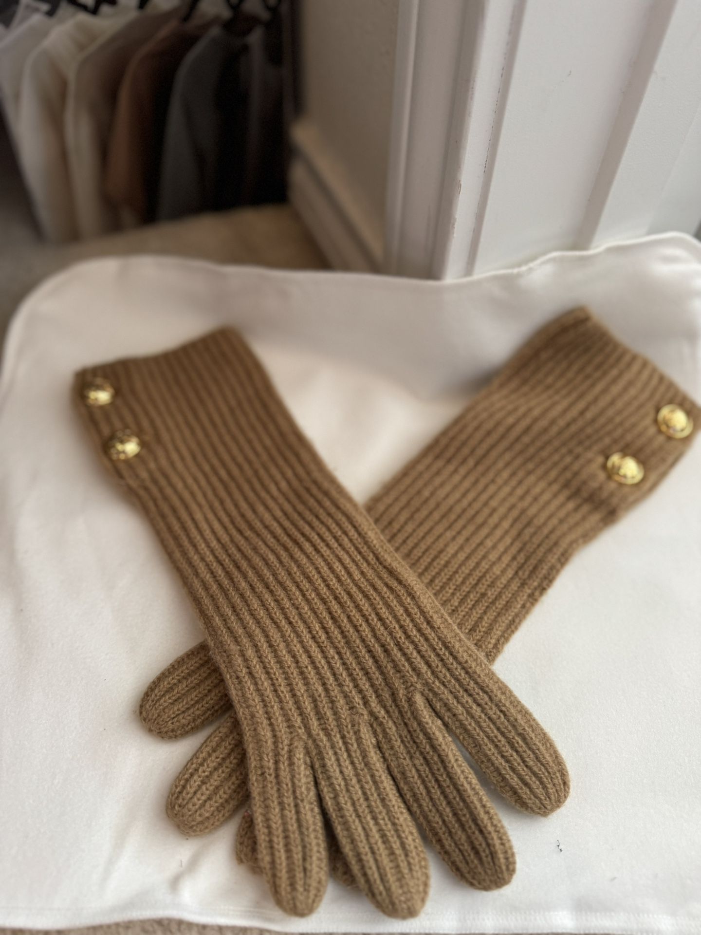 Michael Kors Cashmere Knit Gloves – Camel Brown with Gold MK Buttons