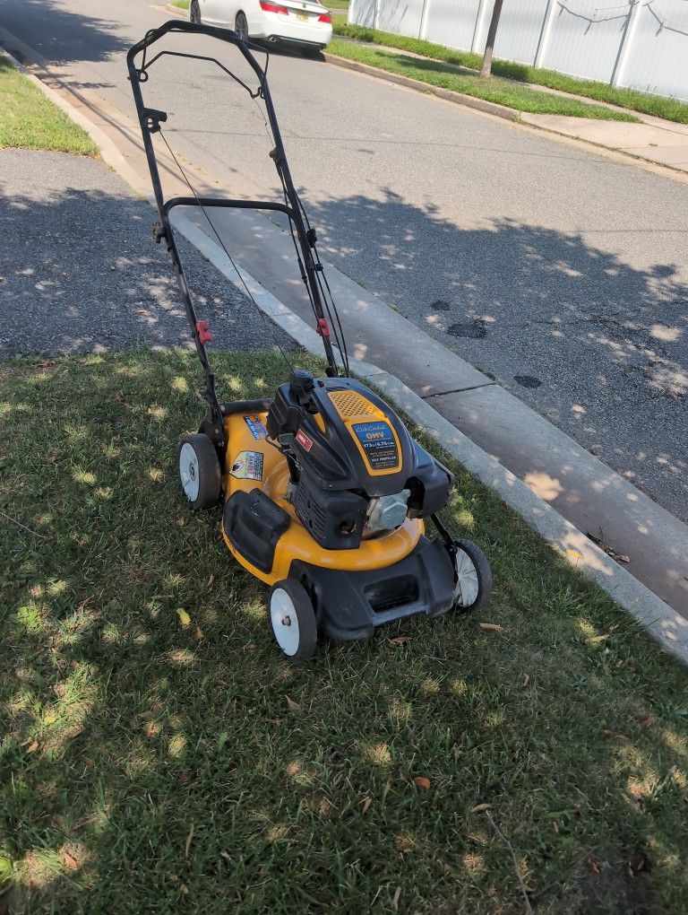 Lawn Mower 18" Cub Cadet 