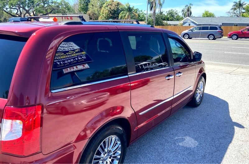 2011 Chrysler Town & Country