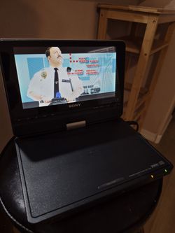Sony DVP-FX810 Portable CD/DVD Player
