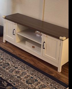 Farmhouse TV Stand, Wood Fluted Door Entertainment Center with Storage Cabinets