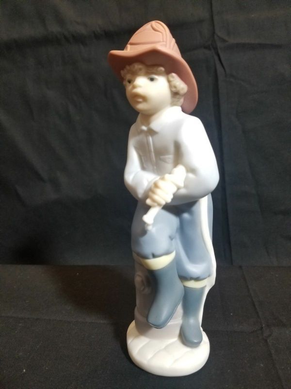 Lladro Golden Memories "Little Fireman" Porcelain Figurine