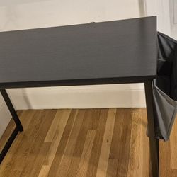 Office/computer desk with a socket and organizer