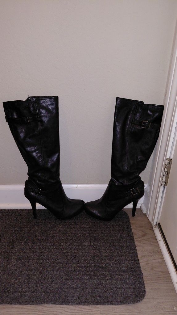 BCBG Boots