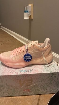 Shoes ( jordans , vans ,dunks, basketball shoes)