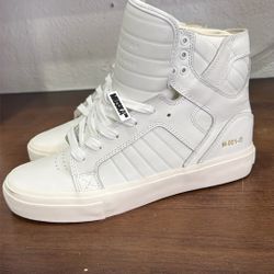SUPRA SKYTOP MEDIUM SNEAKER 