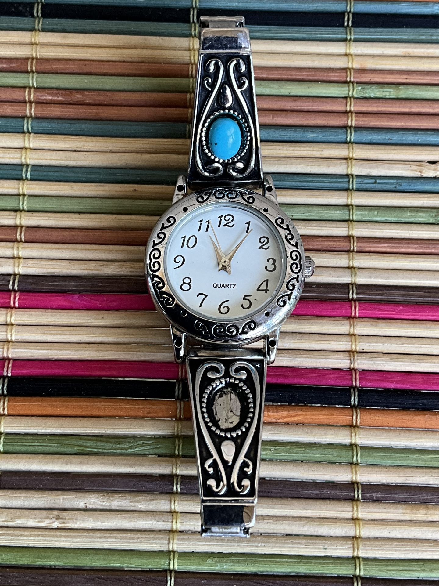 Fashion Watch Women Silver Tone Faux Turquoise Stone Band Stretch New Battery