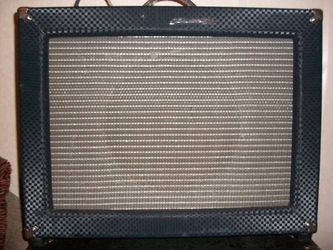 Ampeg Reverberocket R-12R Guitar Combo