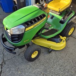 John Deere D140 Riding Mower 