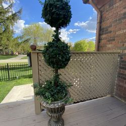 Very gorgeous plant Artificial  With  Vases