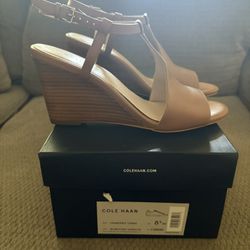 Cole Haan Camel Leather Open Toe Wedge Sandal In Size 8.5 With 3.5 Heel