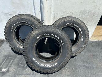 Tires all terrain 32x11.50R15