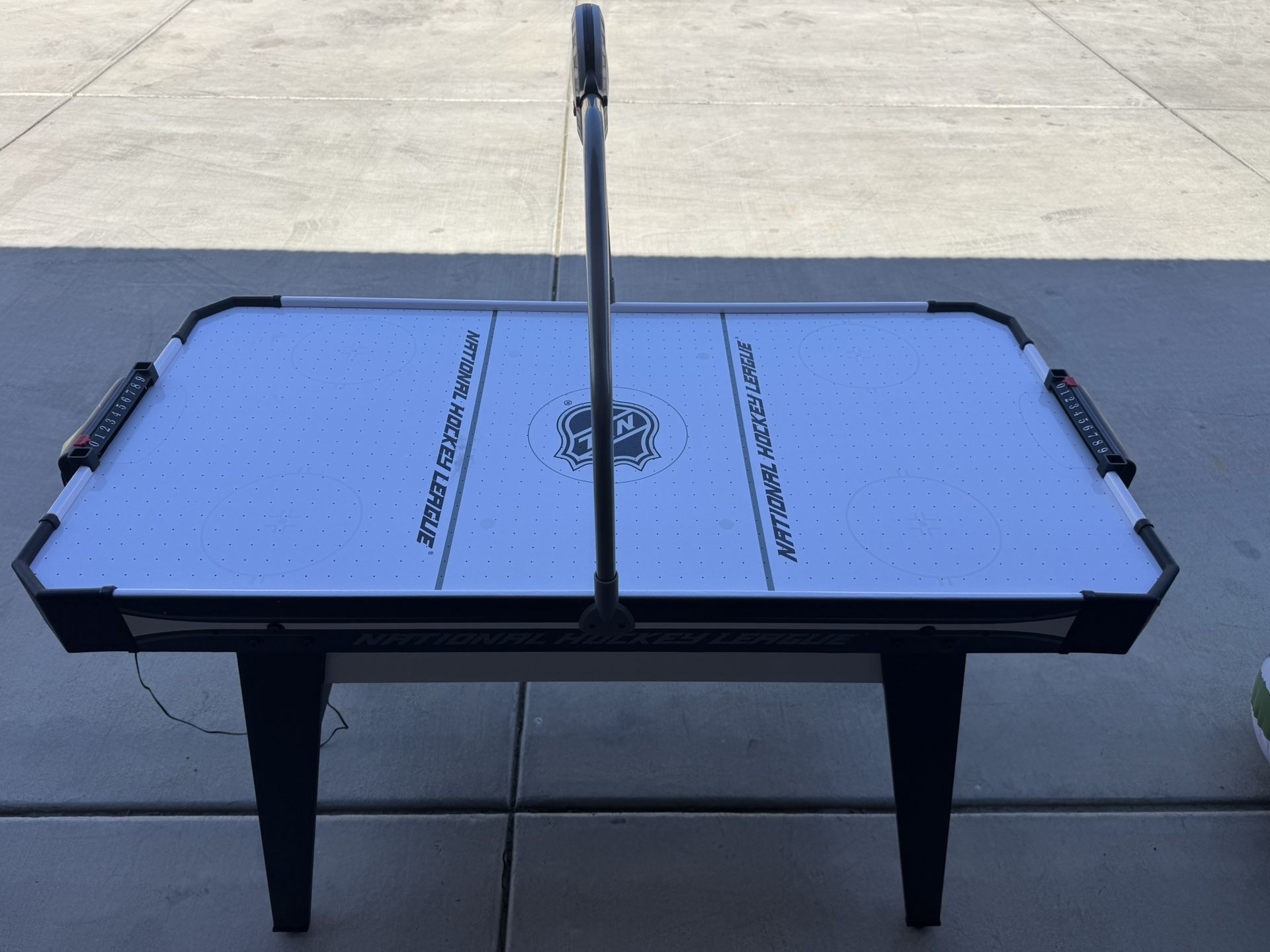 Air Hockey Table