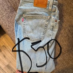 Levi’s jeans 