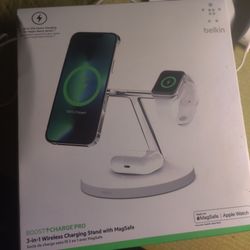 Belkin 2 n 1 Charger Stand