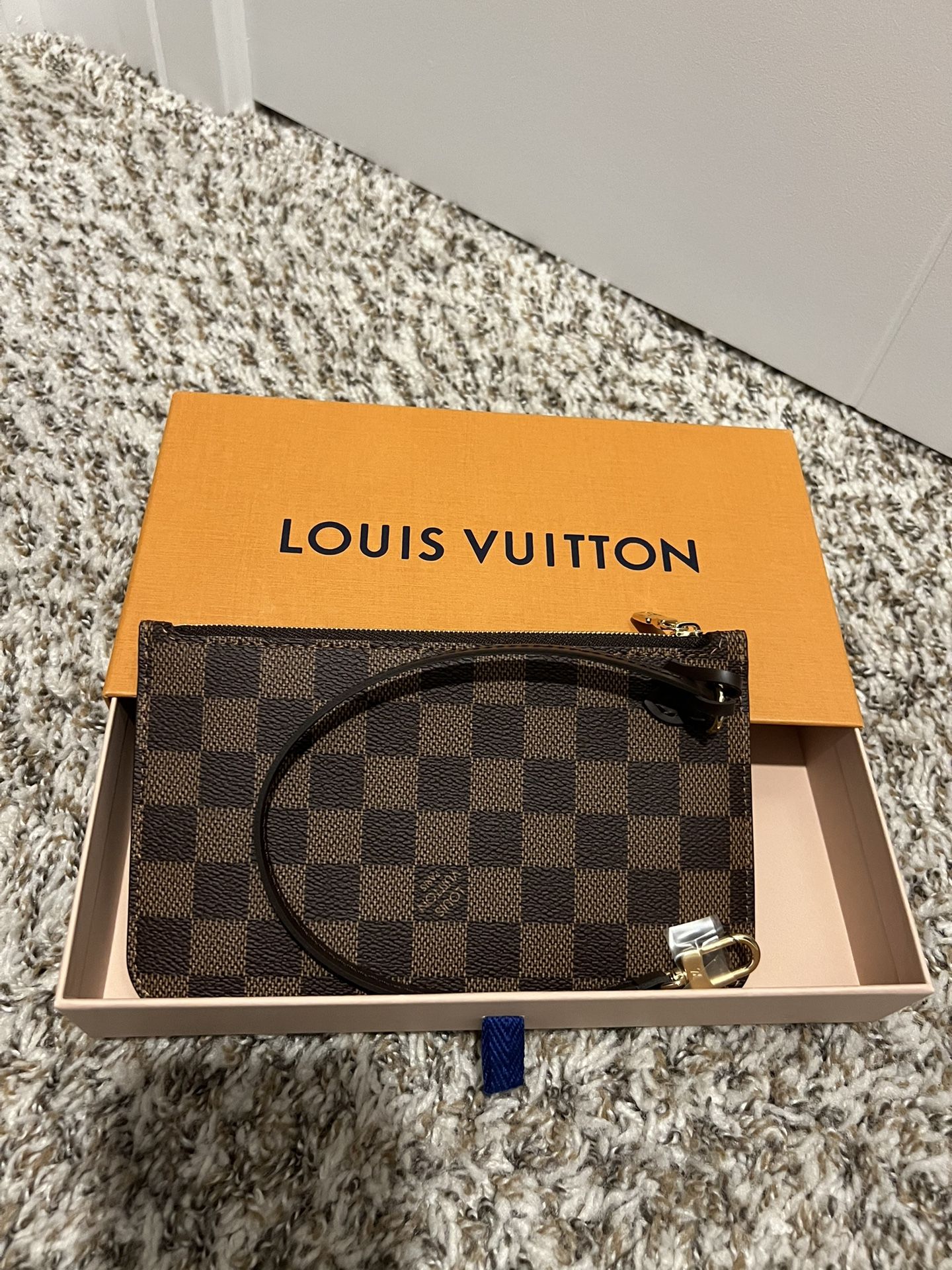 NEW AUTHENTIC LOUIS VUITTON POUCH WITH RECEIPT AND ALL PACKAGING
