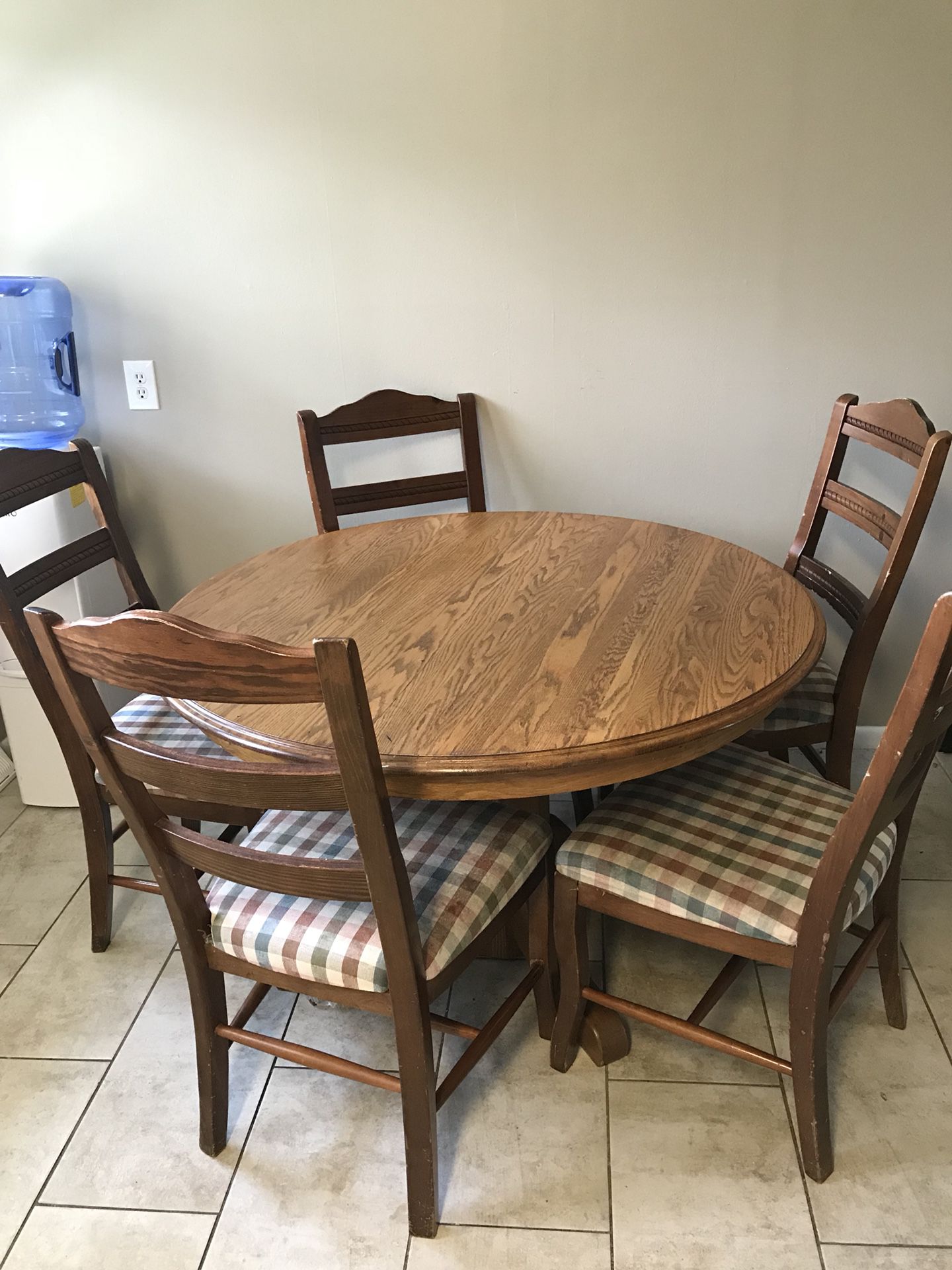 Oak dining Table and 5 chairs