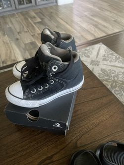 Converse  sneakers Size 10 Kids 